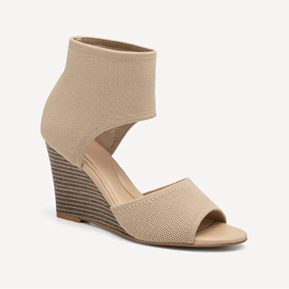INFINITE Wedge Heeled Sandals Size 8 Apricot